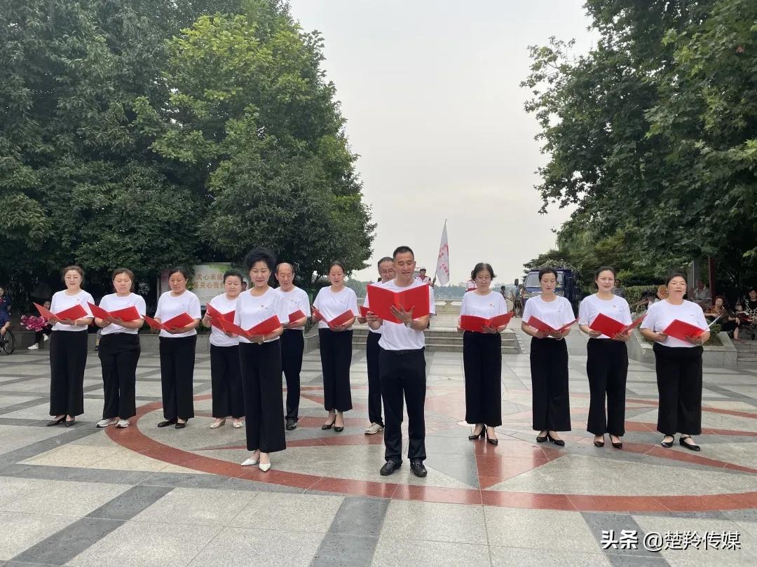 姚明2米36巨人,2米34巨人比姚明还高