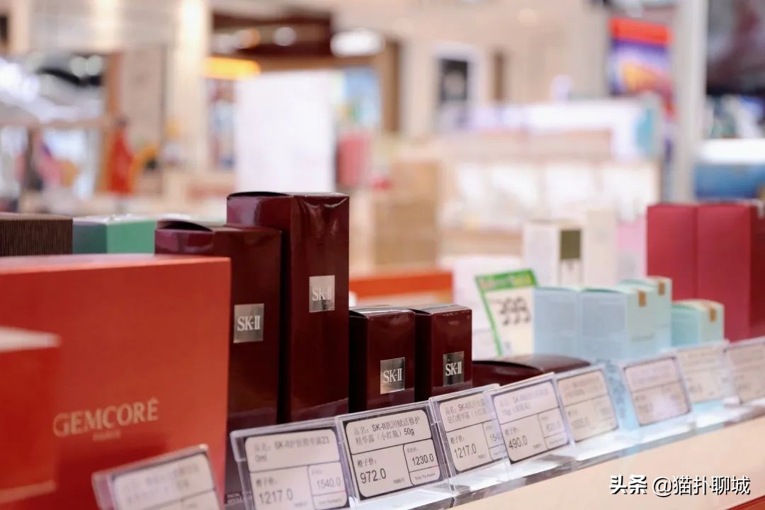 聊城的姐妹们，金鼎春季化妆防晒节活动大牌免费送！超值秒杀