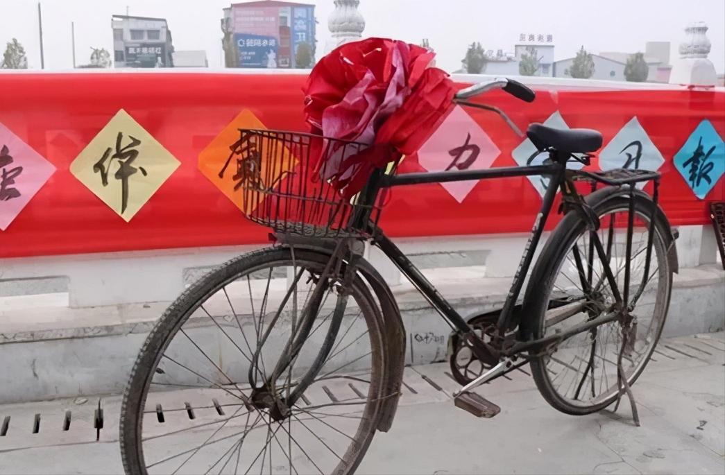 八十年代一辆二八大杠现在多少钱,八零年二八大杠自行车多少钱