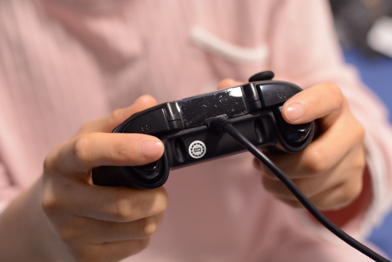 北通斯巴达游戏手柄连接switch,北通斯巴达3手柄连iphone玩游戏