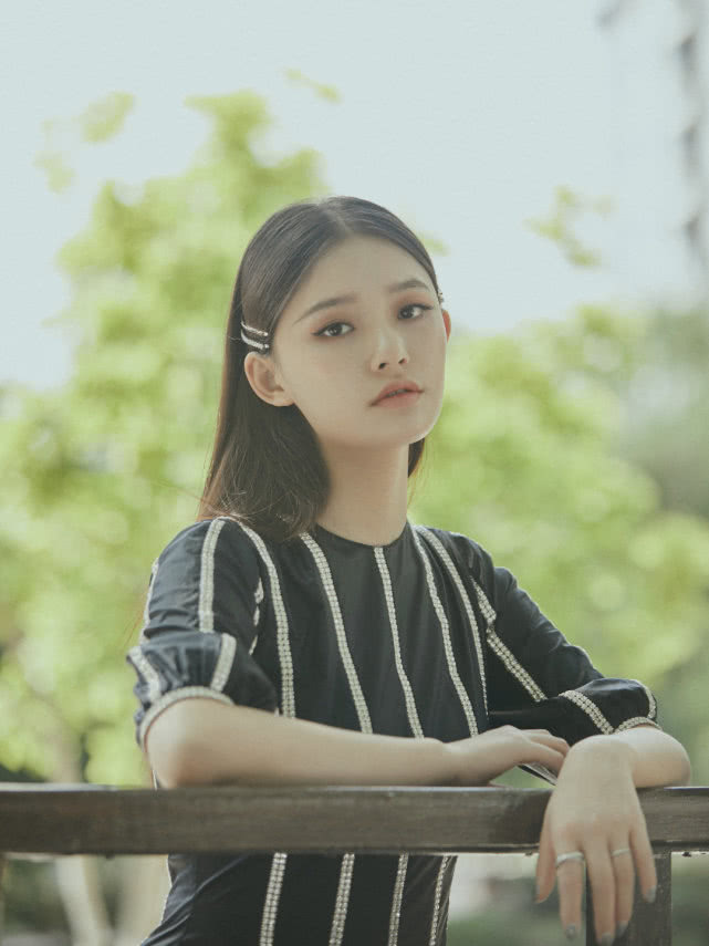 林允从普通到艺人,星女郎林允怎么选出来的