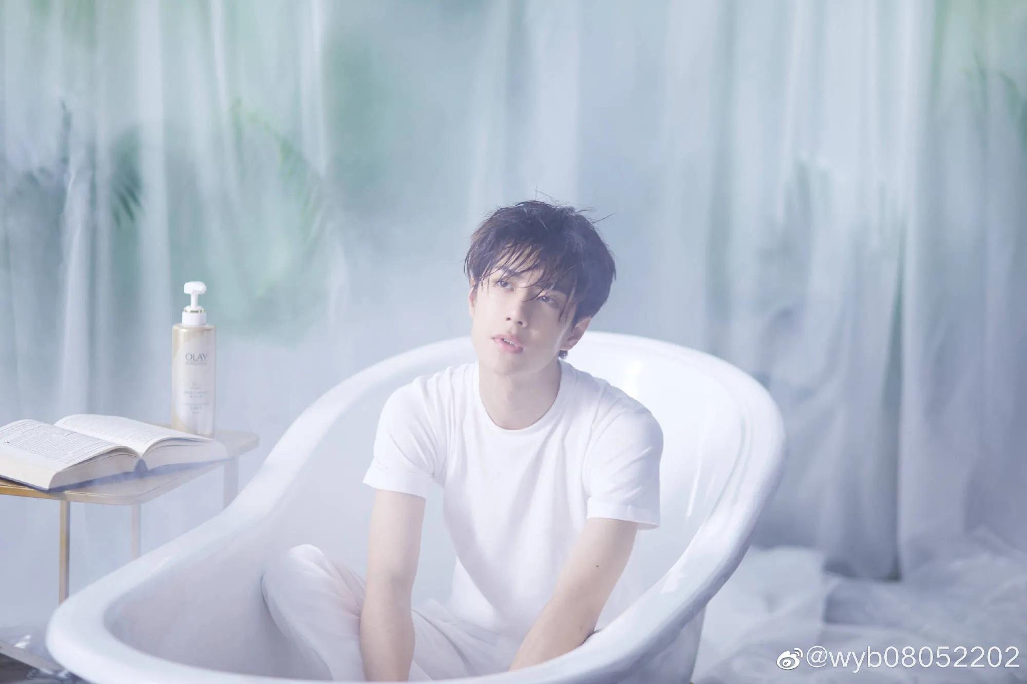 王一博代言的香奈儿蔚蓝味,香水王一博香奈儿蔚蓝