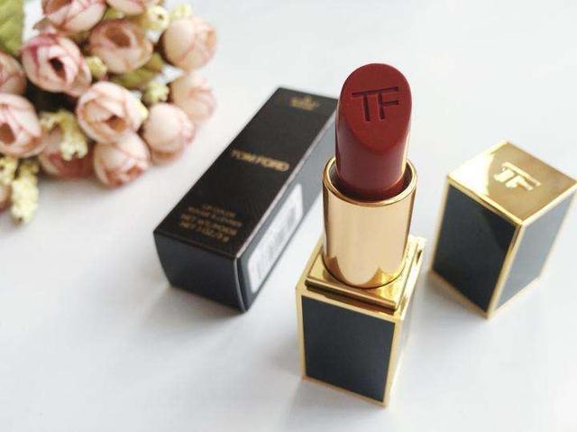 永远不会过时的大牌单品,永远不会出错的口红