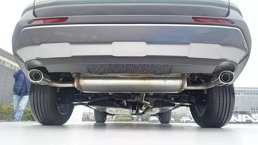 场地越野体验,新rav42.0四驱爬坡