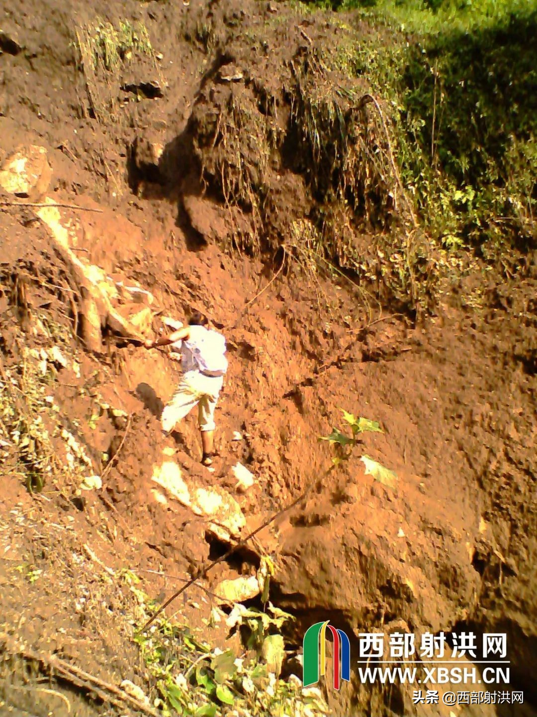 2008年汶川地震记者现场报道,2008年汶川地震伤感视频