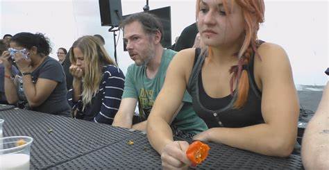 吃多少辣椒能辣死人,女生吃辣椒的危害有哪些