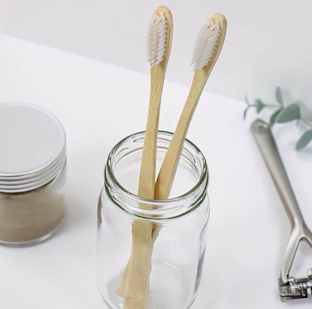 “裸卖”商店:食物都没有包装,想买东西要自己带上容器