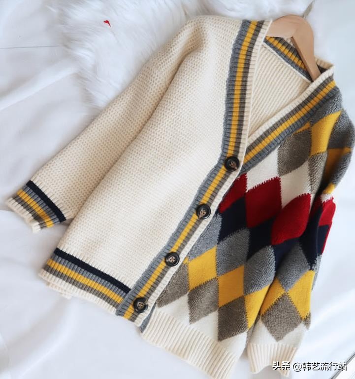 韩版穿搭女装高级感春,女装毛衣新款韩风搭配