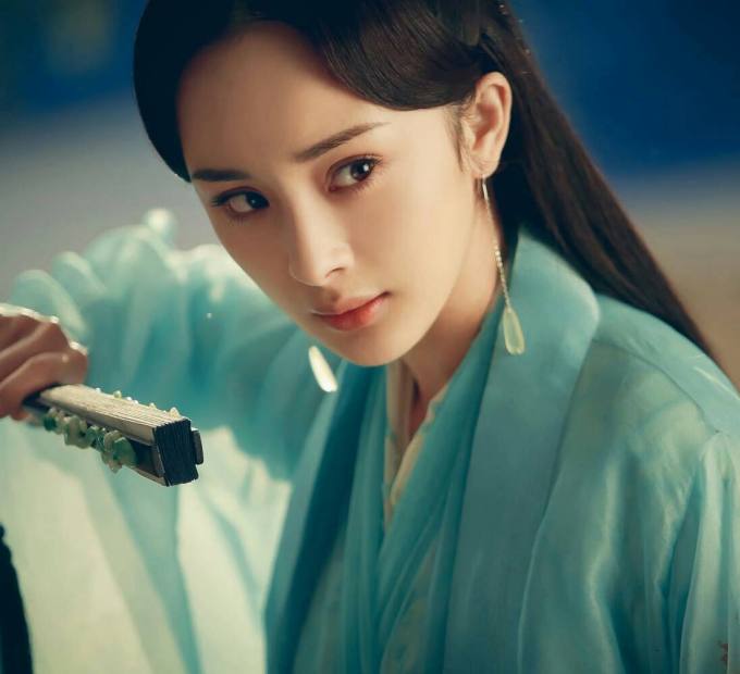 什么叫丹凤眼真正的丹凤眼图片,一双丹凤眼两弯柳叶吊梢眉特点