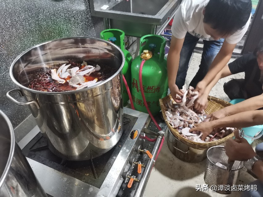 熟食店适合用哪种灶具,开卤菜店怎么选位置