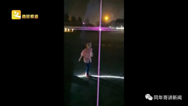 一岁宝宝看灯光有什么伤害,孩子去医院检查被灯光吓到