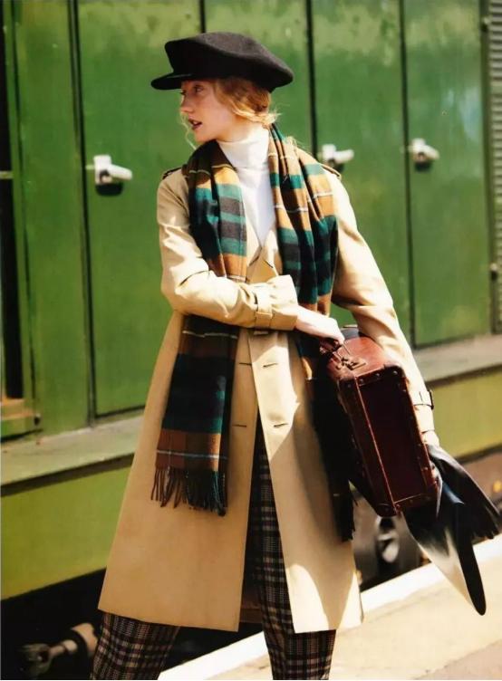 不同穿搭适合什么的配饰,提升穿搭精致感的配饰