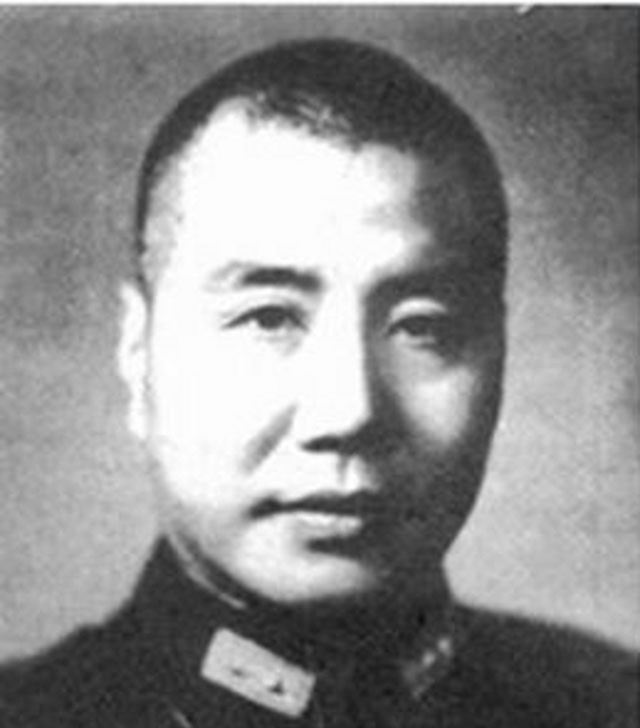 韩练成被告发是*产党共**，他急中生智，一番话让蒋介石打消怀疑