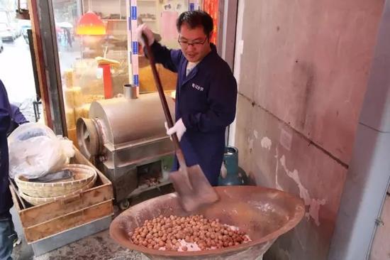 15亿的“叫花子生意”：苏北小镇，垄断了北上广90%的炒货店