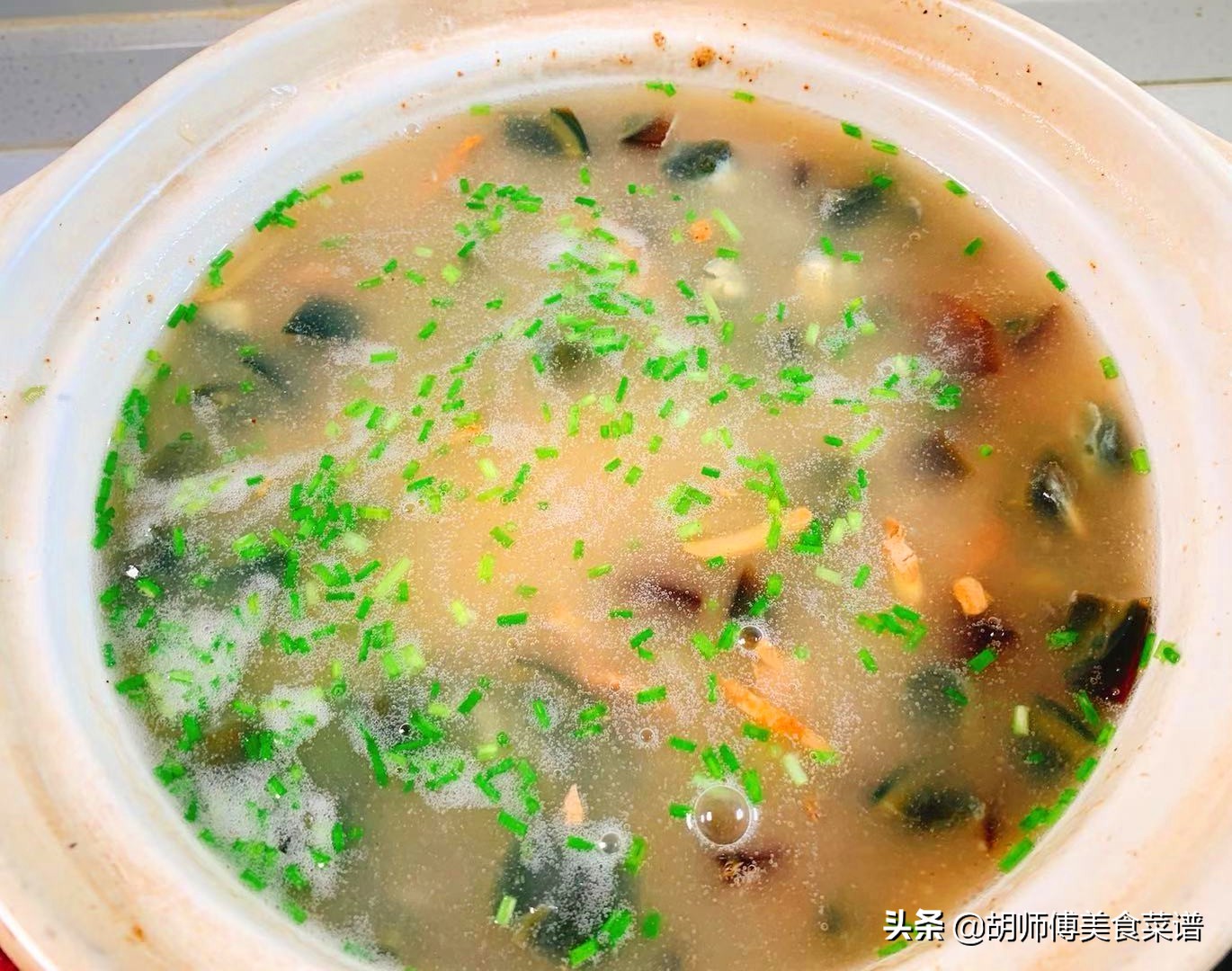 皮蛋瘦肉粥怎么做皮蛋不腥气,做皮蛋瘦肉粥需要冷冻大米吗