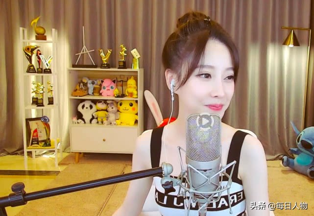 18年斗鱼年度前十主播冯提莫,斗鱼十大巅峰主播冯提莫