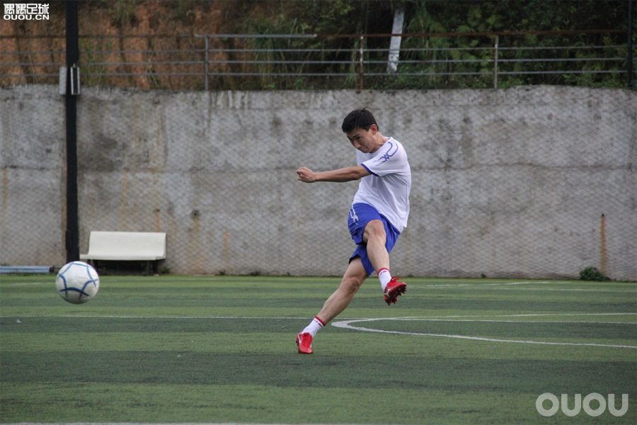 mds005足球鞋测评,moreliasala足球鞋