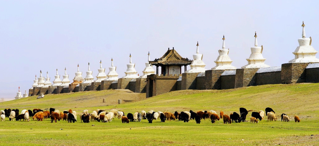 一辆车,从东乌旗沿中蒙边境公路到阿尔山,漫长边关寻迹历史遗存