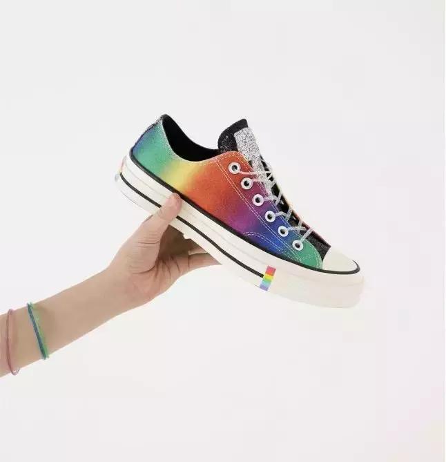 无畏潮流转场,converse重新诠释经典鞋款