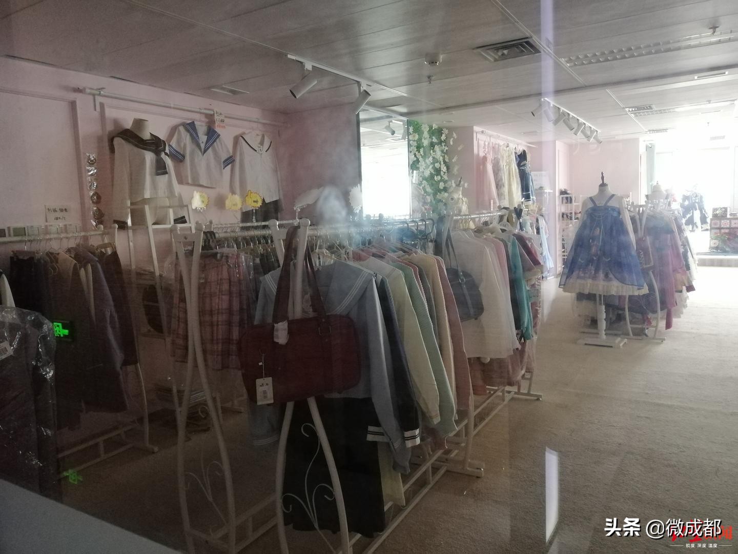 成都这家“Lo裙”代购店收钱却迟迟不发货,涉及金额总和大约200万元