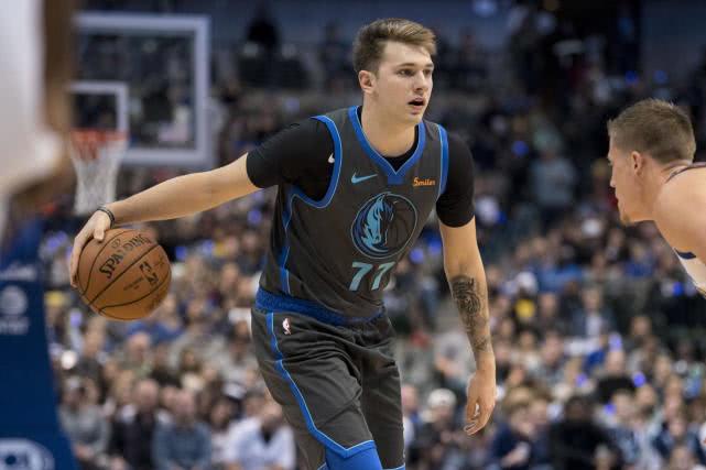 伦纳德对雄鹿第三战,西决第三场伦纳德