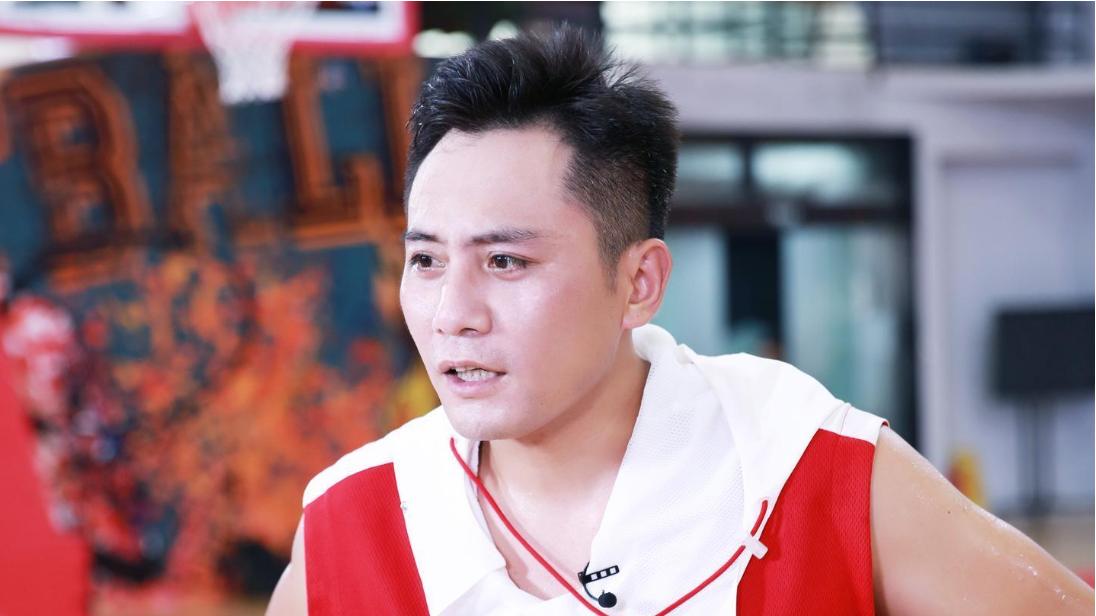 走红毯保守、不参加综艺，格格不入的袁泉，为何还这么受欢迎？