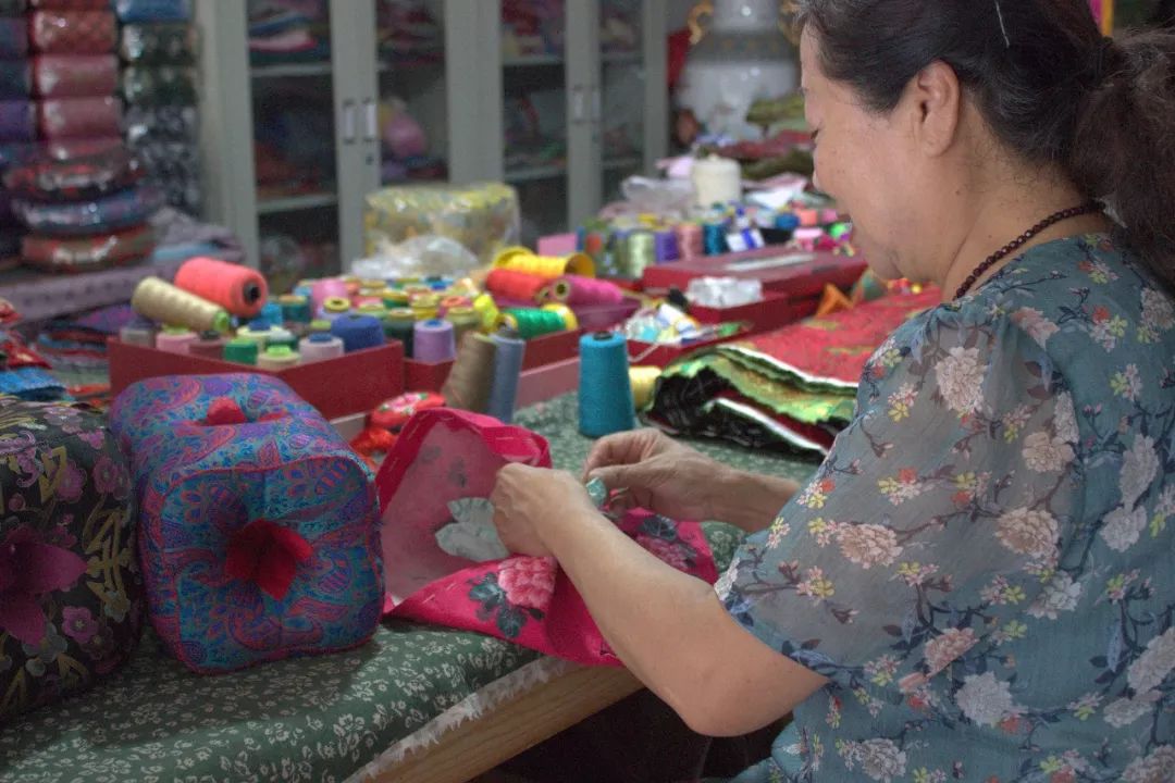 *合六**枕||走入故宫博物院的包头手艺