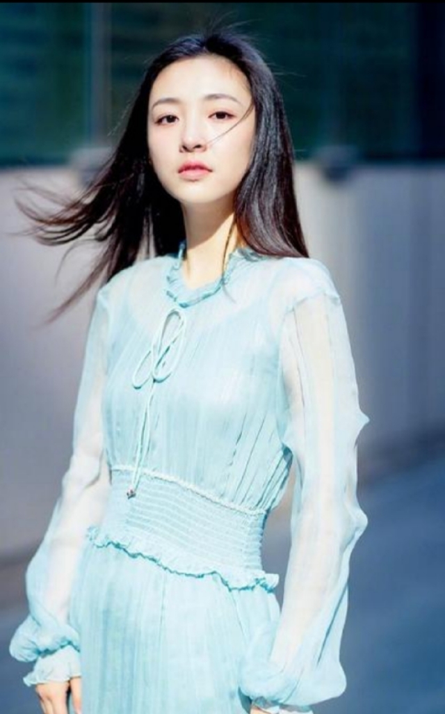 吴倩吊带连衣裙,吴倩裙装穿搭