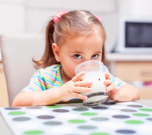 孩子喝牛奶乳糖不耐受怎么办,孩子喝了纯牛奶不舒服