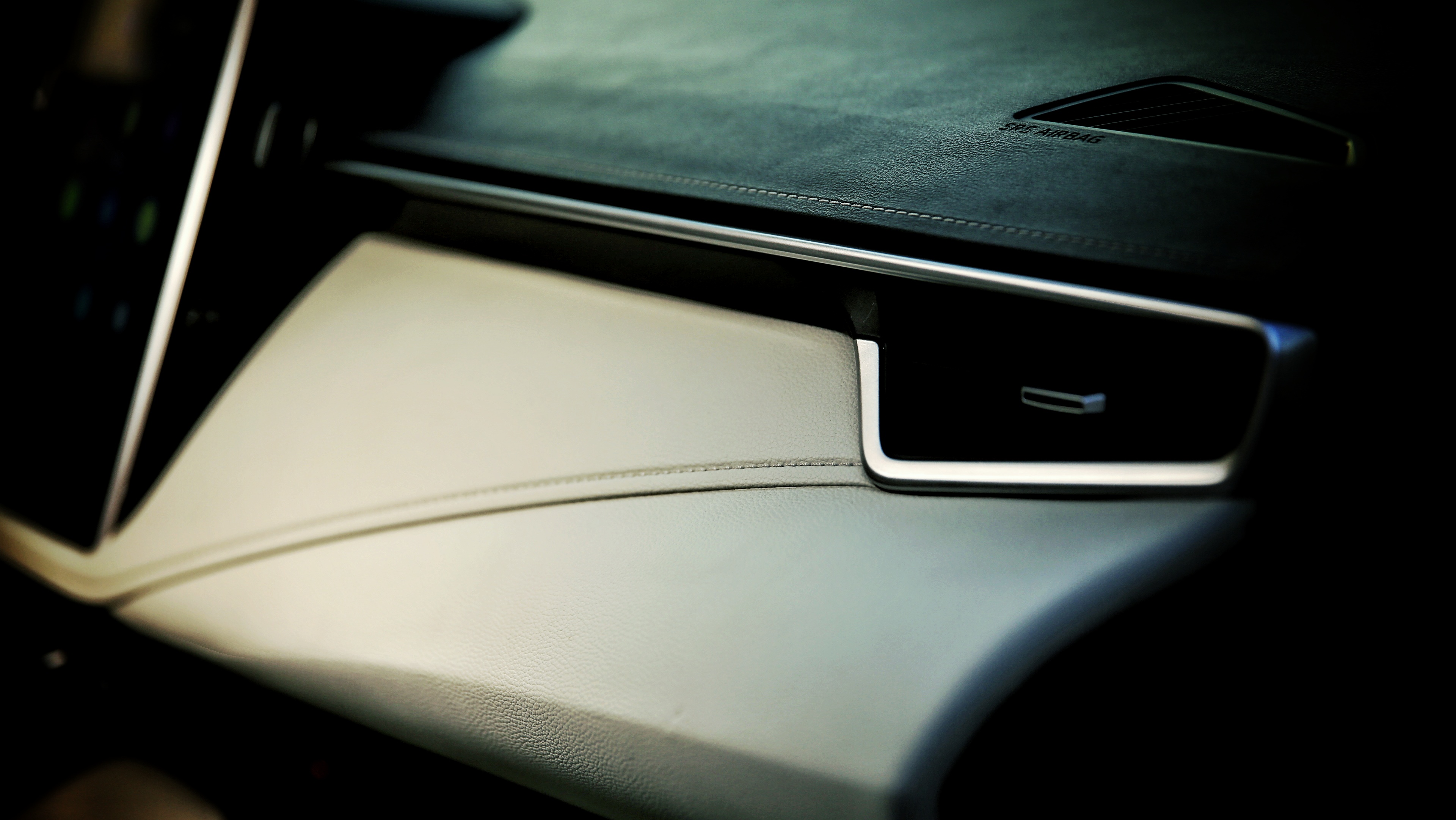 2020款卡罗拉双擎精英版试驾视频,卡罗拉双擎天青石2019款试驾