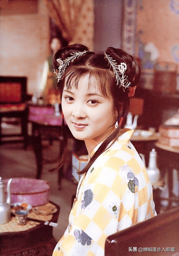 宁府里最干净的两个女人,一个是正经人,一个是念经人