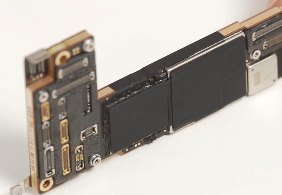 手机摔了一下有时关机有时正常,智能机摔了一下黑屏