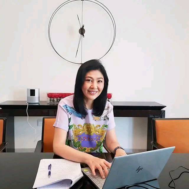 英拉近照,英拉年轻惊艳写真大片