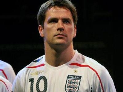 欧文成为传奇巨星,追风少年欧文为英格兰队竭尽全力