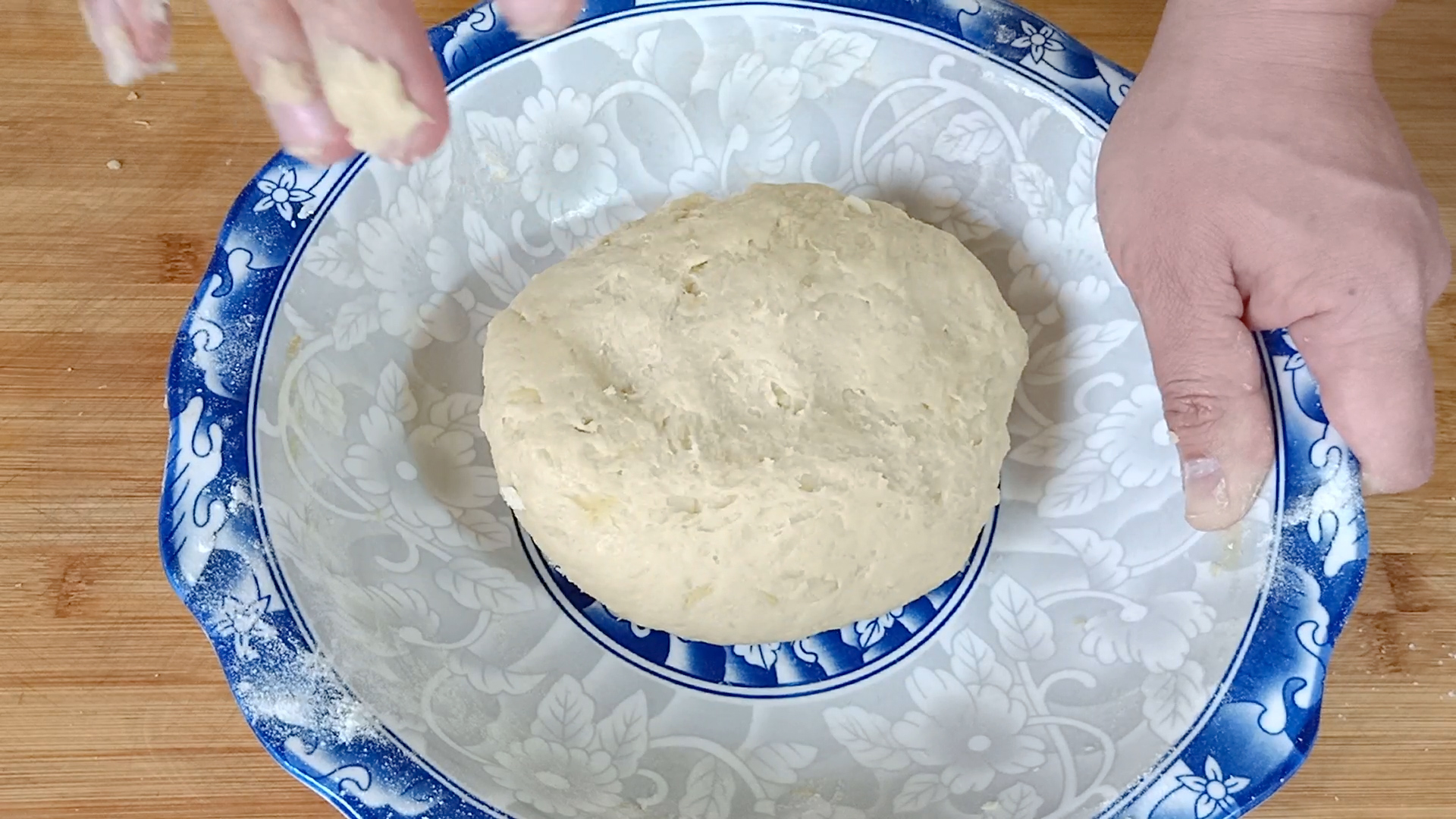 红薯油条的家常两种做法,红薯怎么样做小油条