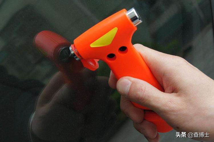 汽车落水自救视频真实,小学生落水自救方法视频