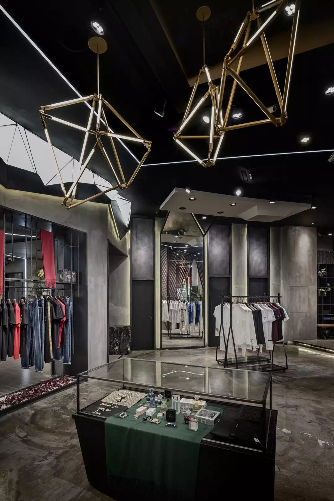 哦！卖！嘎！如果服装店都这样设计，这个世界还能有淘宝？