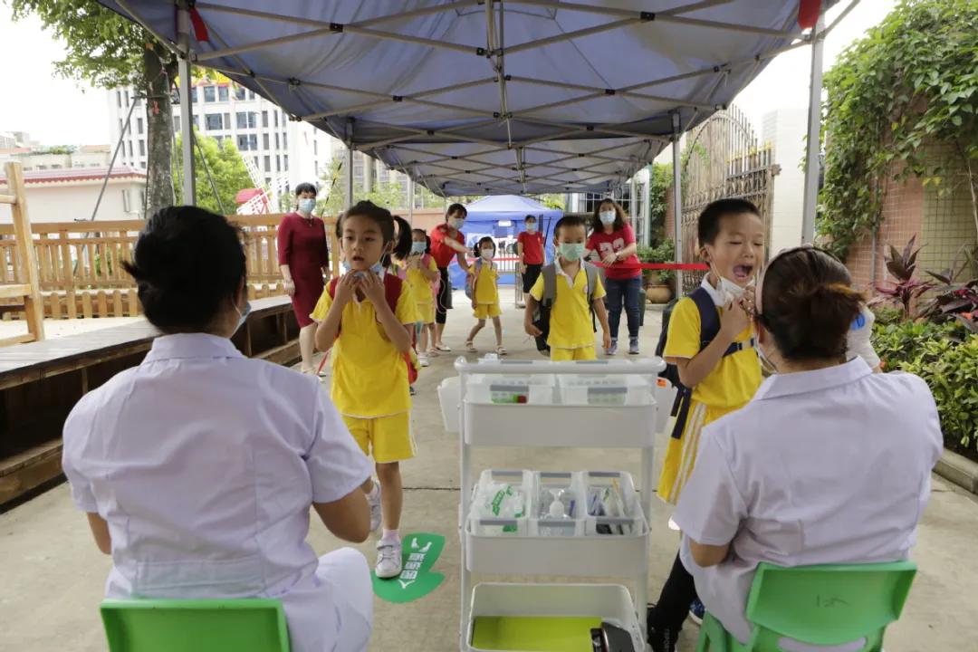 带你围观幼儿园开学第一天,幼儿园萌娃开学