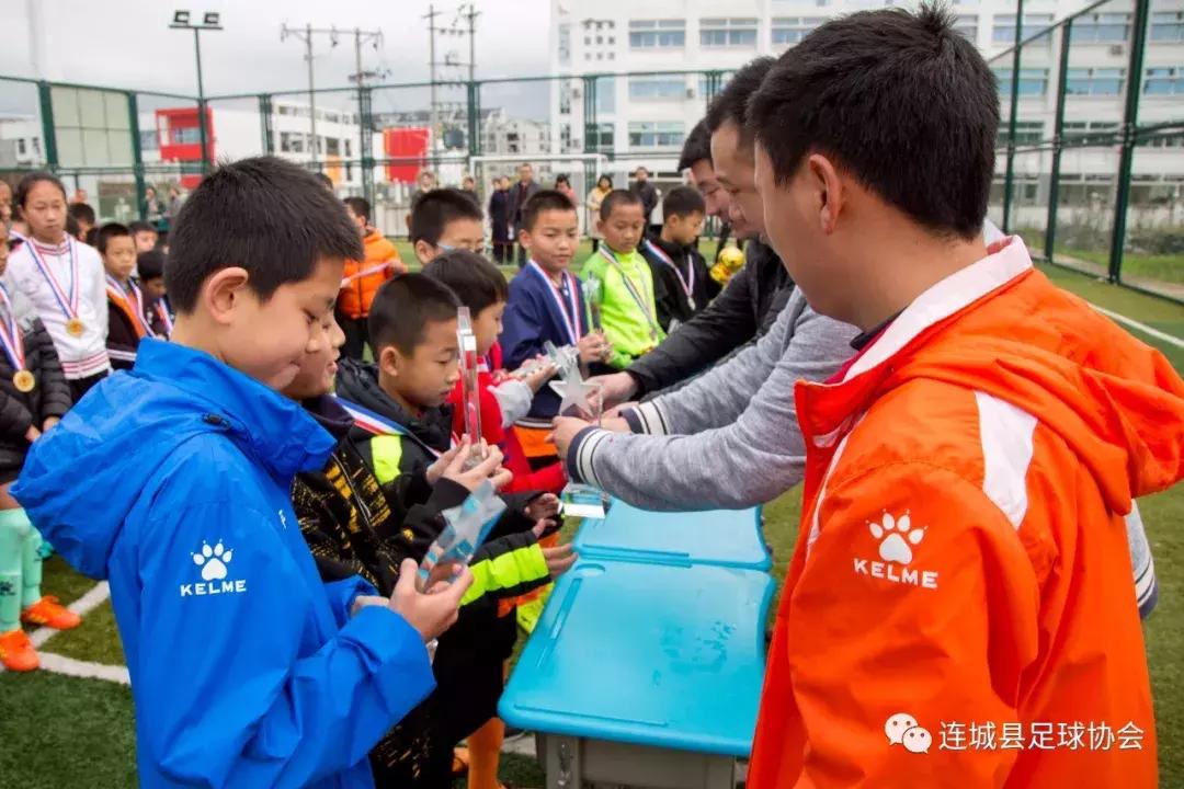 冠豸山旗舰足球俱乐部,冠豸山足球队