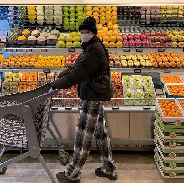有质感的羽绒服棉服怎么搭配,什么样的外套既能保暖又能百搭