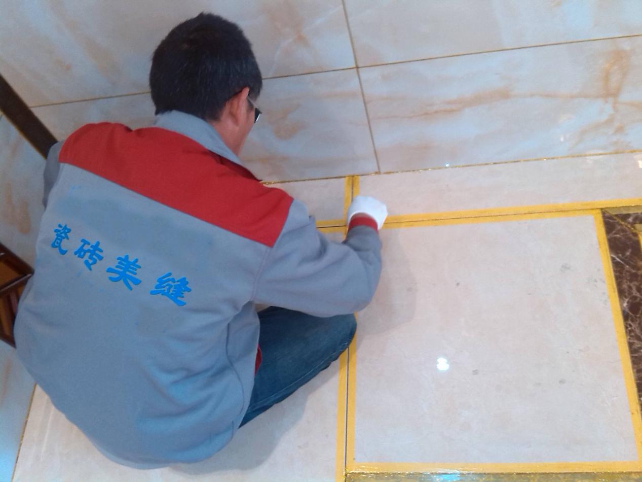瓷砖留美缝和不留美缝图片对比,现在瓷砖美缝用什么美缝