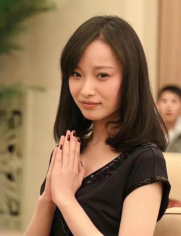 你是什么脸型适合什么发型动画,五官脸型整容