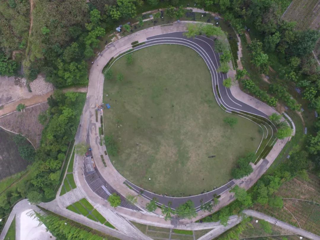 矿坑改造最美公园,矿坑改造湿地公园视频