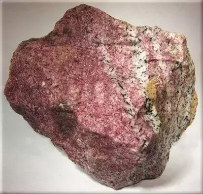 常见岩浆岩鉴别特征图片,常见岩浆岩的认识和鉴定实验报告