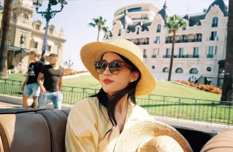 刘亦菲晒出游美照超迷人,32岁刘亦菲久违晒出最新美照