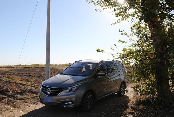 宝骏730车长几米宽几米,宝骏730新款中配7座功能