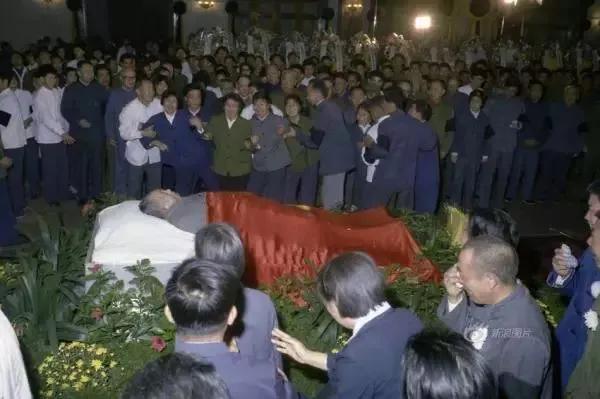 126张照片缅怀毛主席一生!