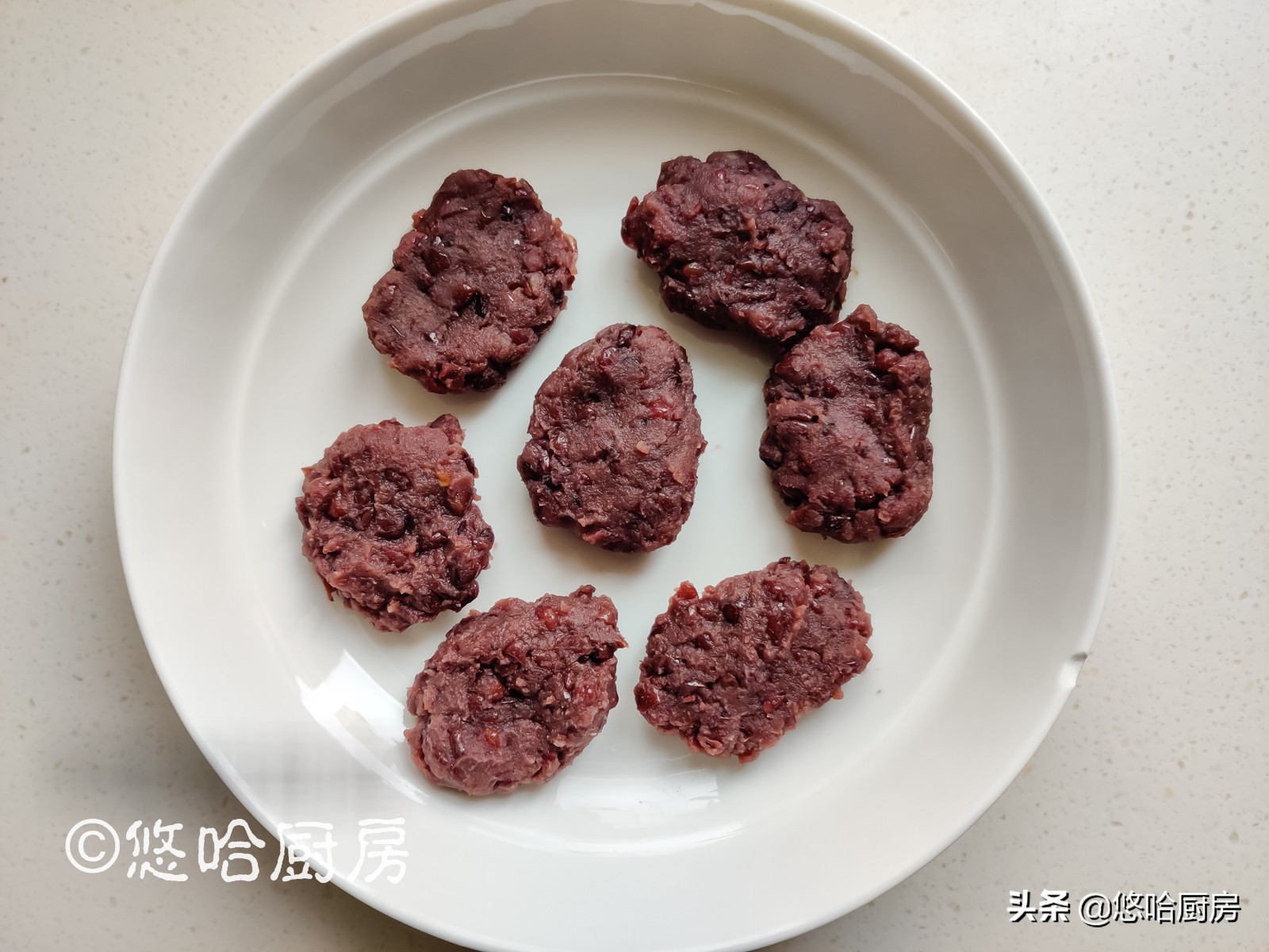 这条鱼不用刮鳞，更不用炖，一勺面糊做一条，动漫迷最爱的就是它