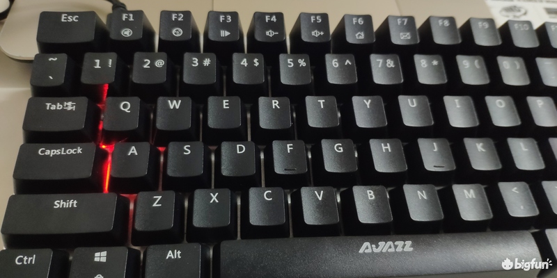 机械键盘黑爵ak33测评,黑爵ak33青轴机械键盘怎么样