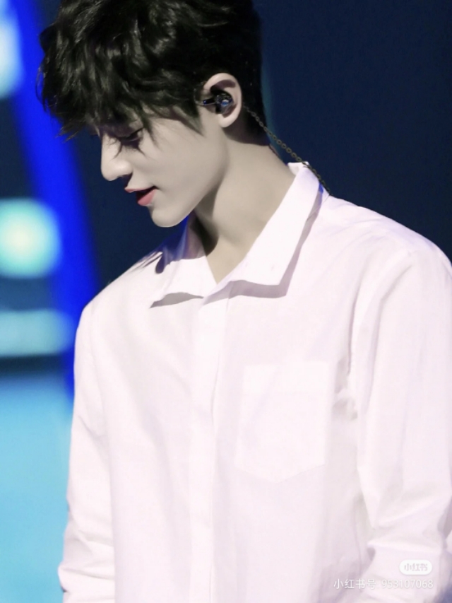 肖战送花给吴宣仪,肖战送吴宣仪花篮了吗